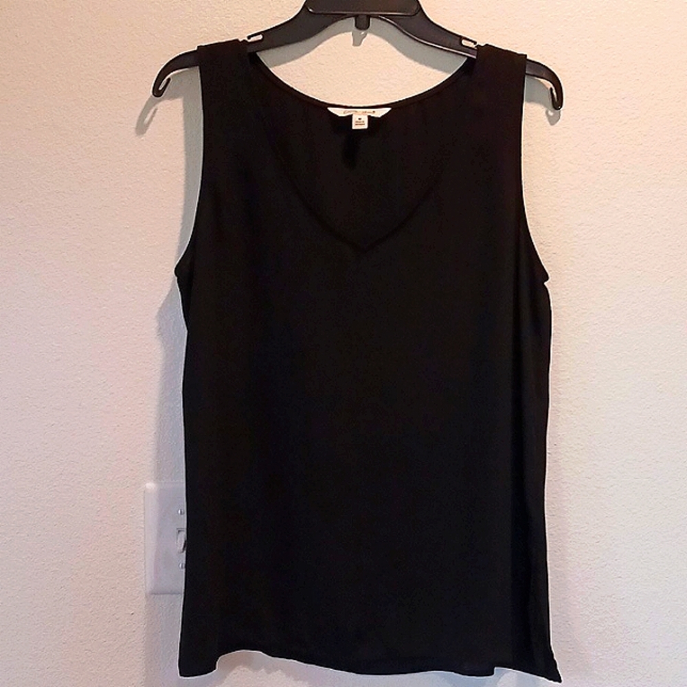 Pioneer Woman sleeveless shirt